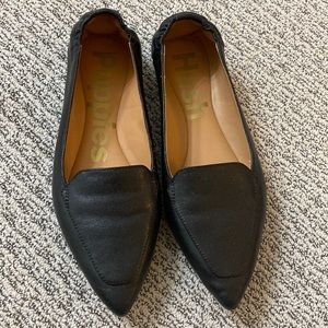 Hazel Pointe Leather flat